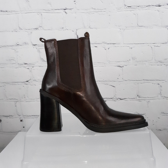 MIA NWOB Pointed Toe Heeled Brown Ankle Boot 7… - Picture 5 of 8